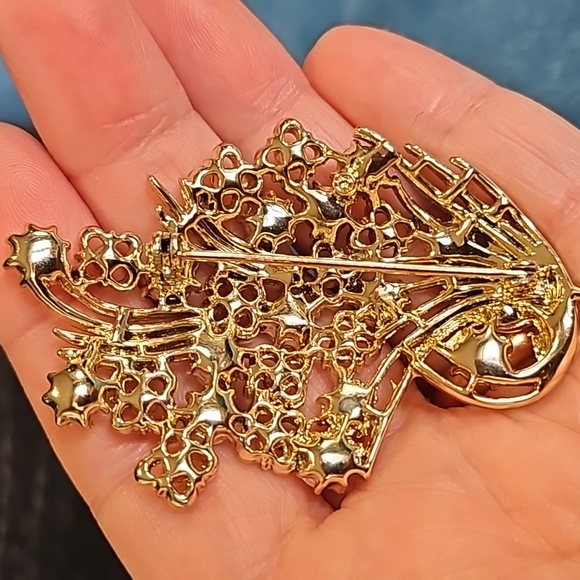 Vintage 1950s crystal choker 2 strands, 2 gold tone brooches - Picture 6 of 14